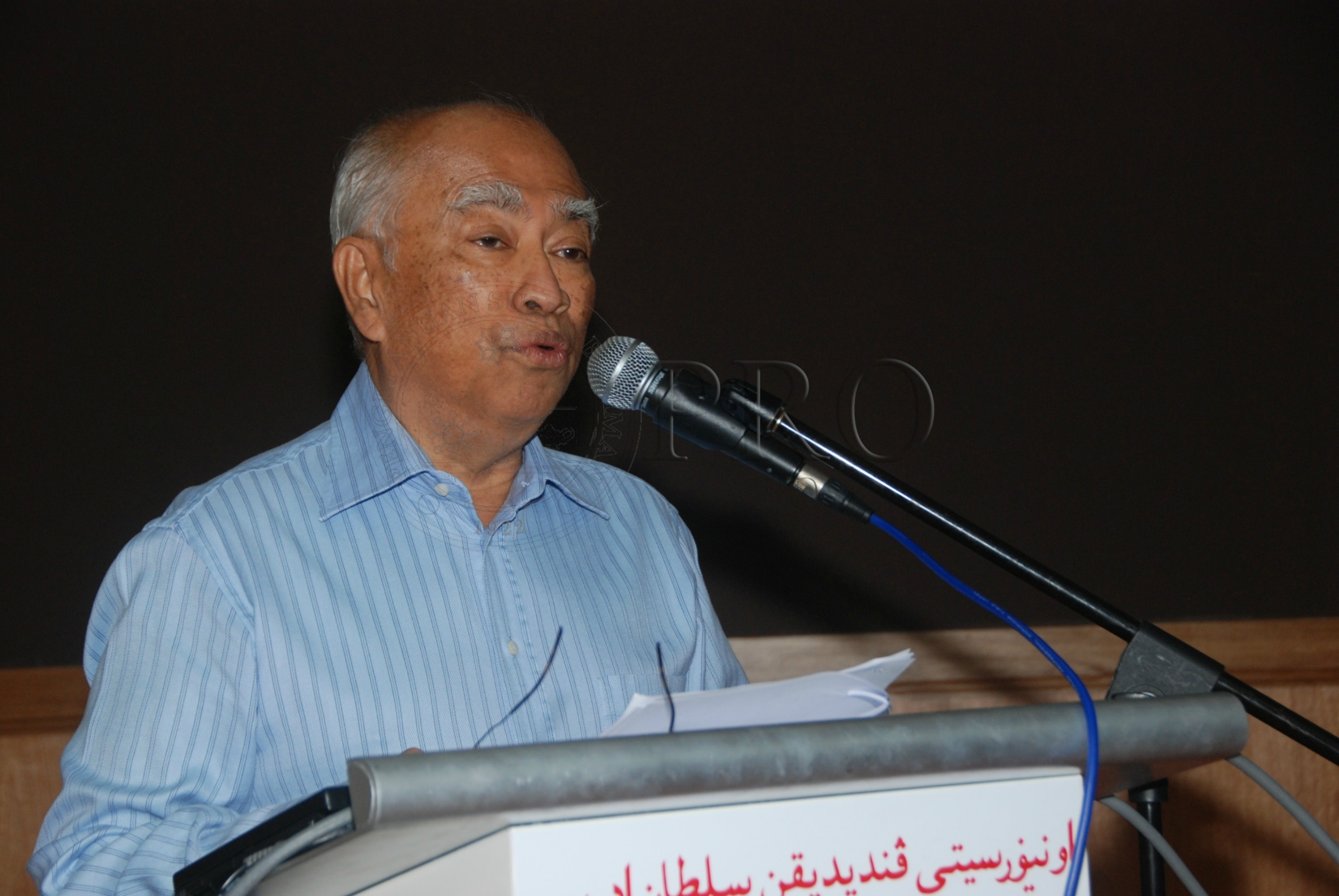 PRO 12 140 buku DSC 9707